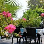 Irem Garden & 3* Side