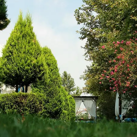 Irem Garden & מלון דירות סייד